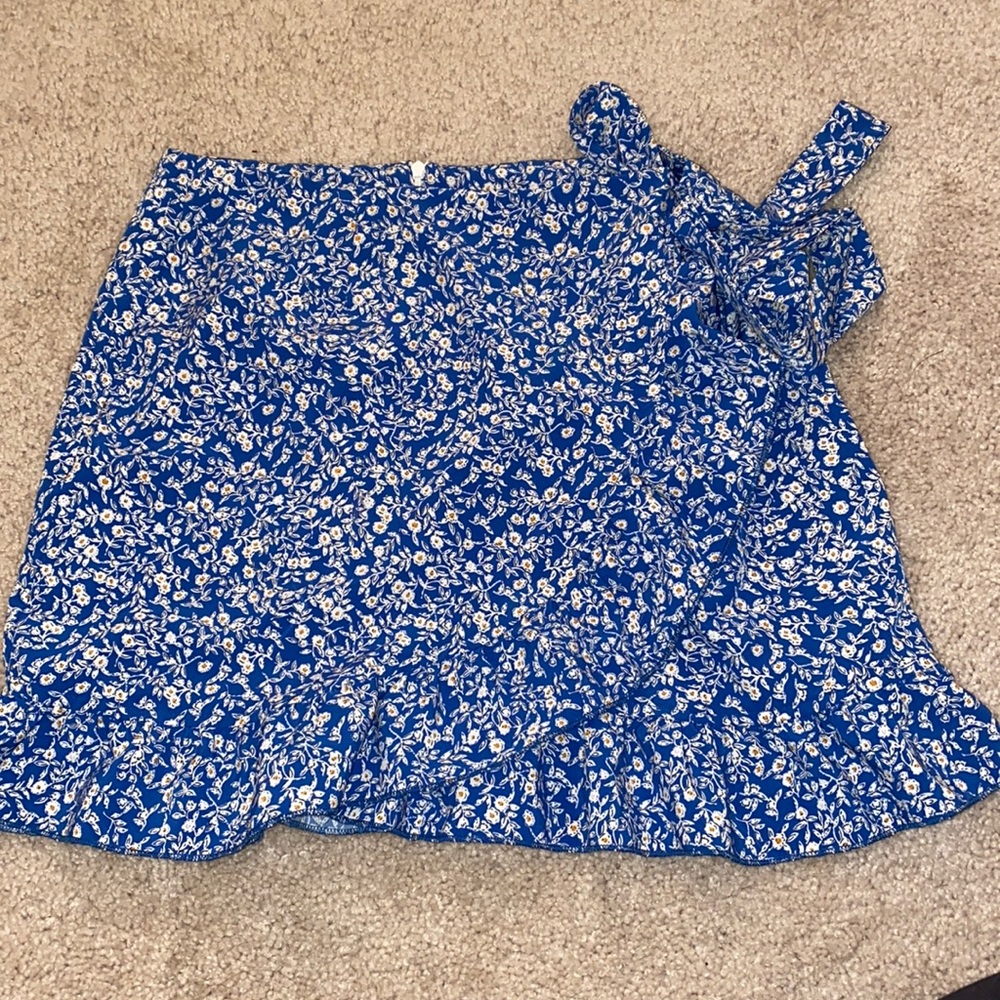 SHEIN FLORAL WRAP SKIRT